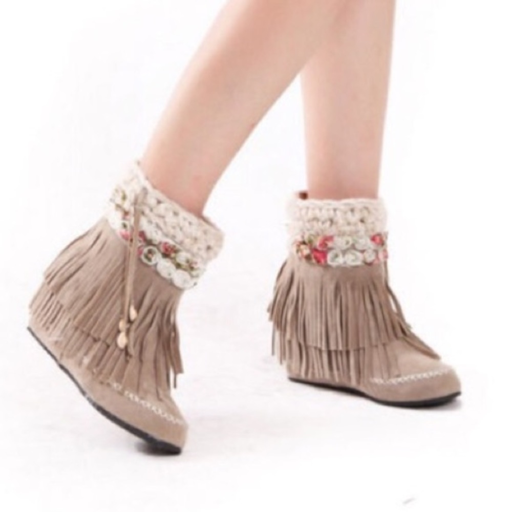 BOHO LACEY ROSE FLORAL MOCCASINS BOOTIES - Picture 4 of 8